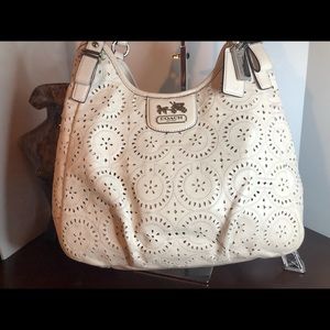 COACH 19625 MAGGIE LASER CUT PARCHMENT